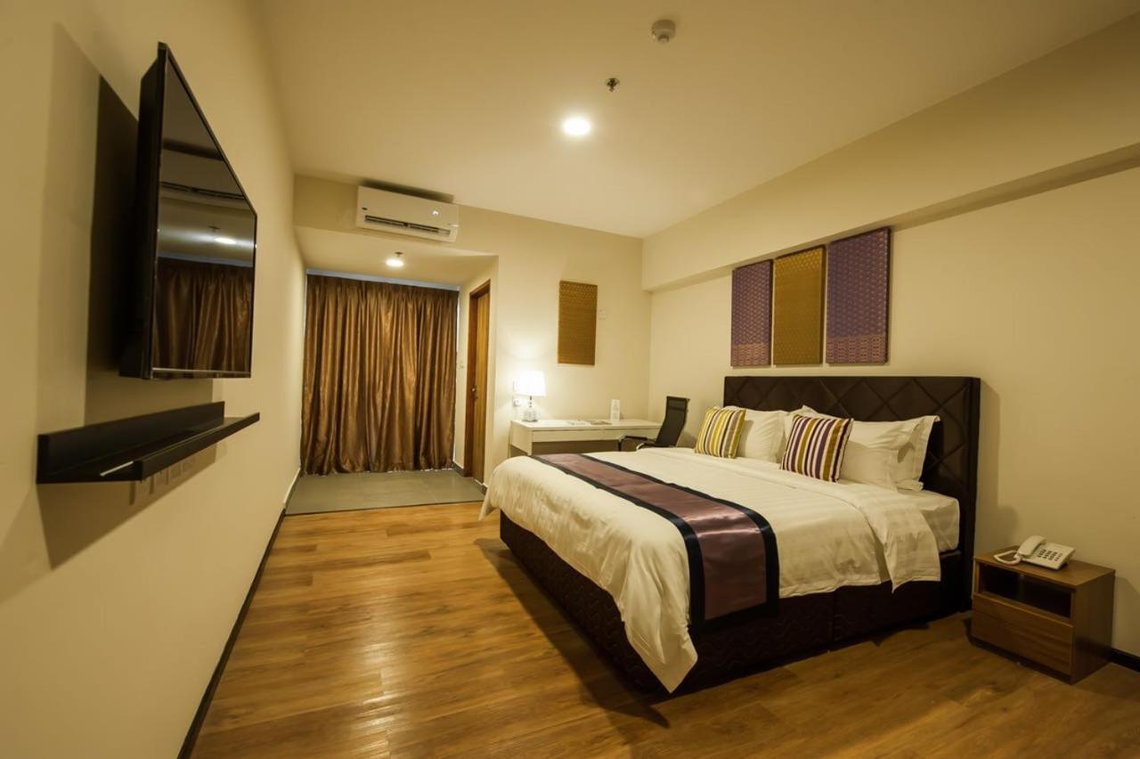 Aman Hills Hotel Kampong Timbunan Exterior photo