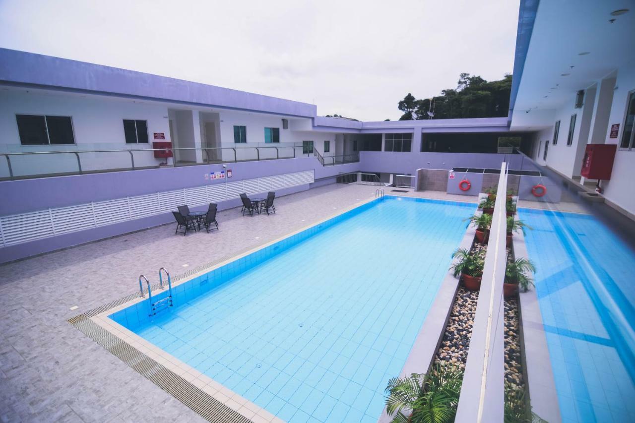 Aman Hills Hotel Kampong Timbunan Exterior photo
